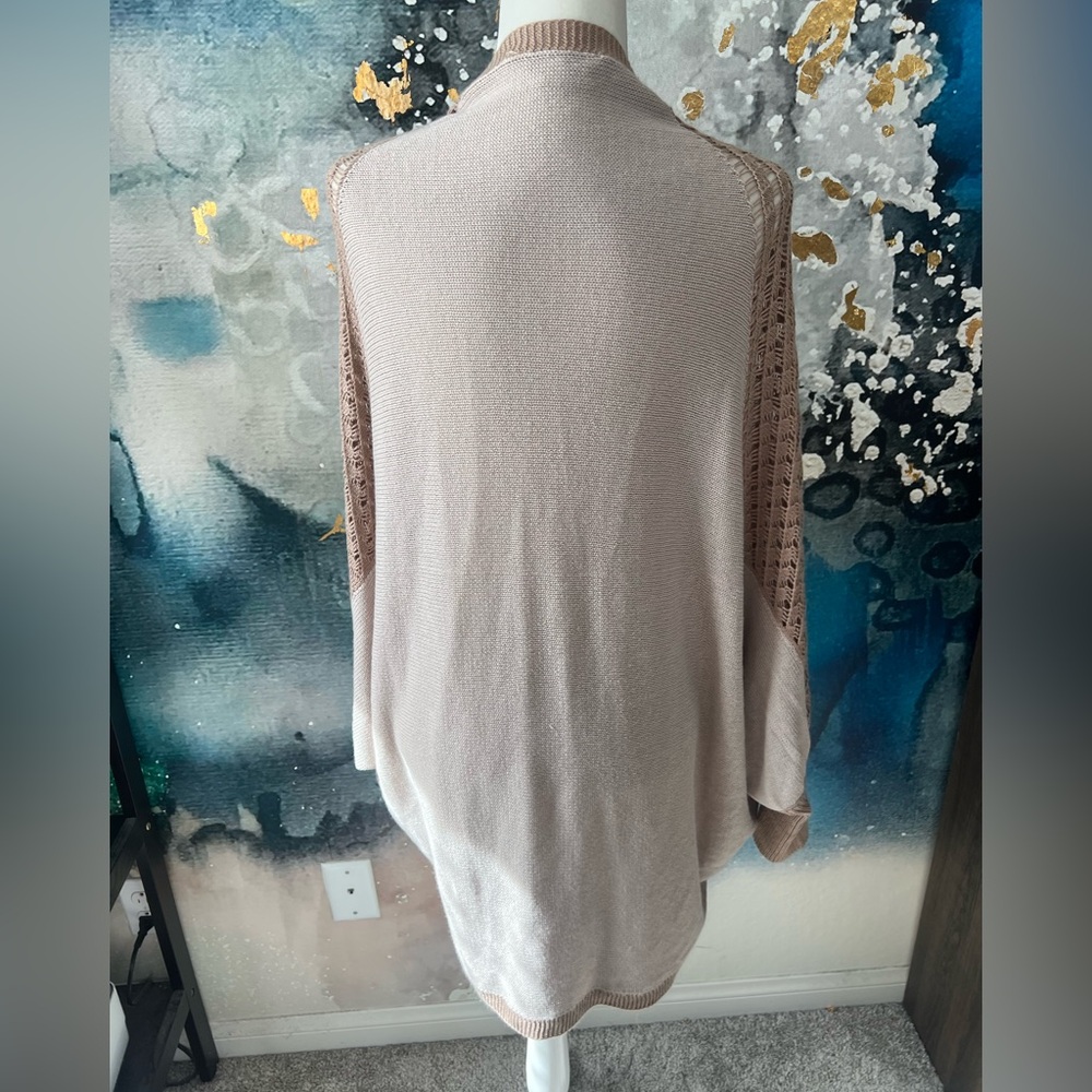 Davi & Dani | Neutral Batwing lightweight cardigan - Picture 5 of 7